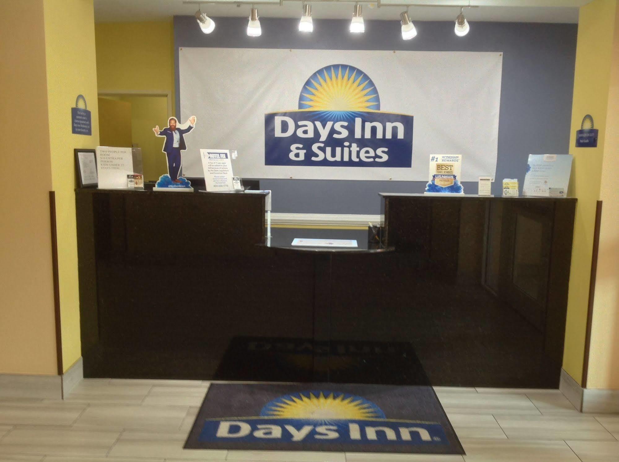 Days Inn & Suites By Wyndham Augusta Near Fort Eisenhower Exterior foto
